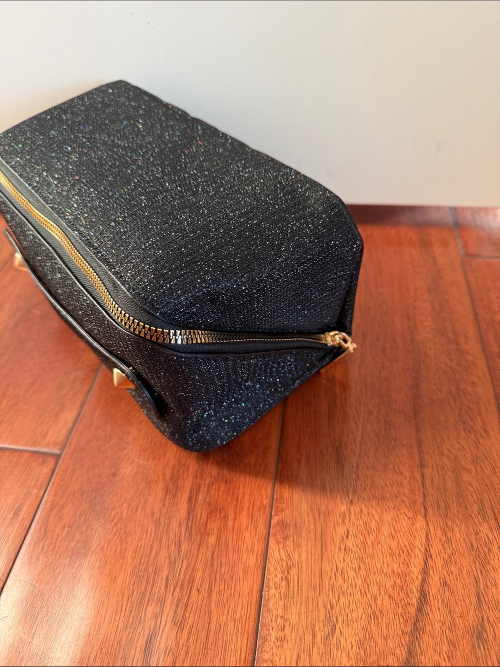 Brand New Black Sparkle Women's Cosmetic Case with Gold Hardware - Picture 6 of 10